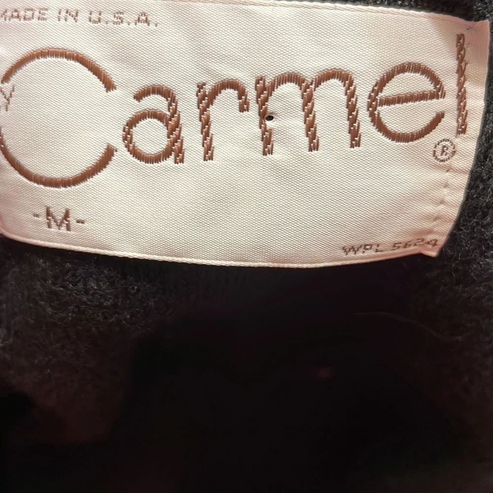 Carmel Men’s Servite Friars Logo V-neck Sweater Size M